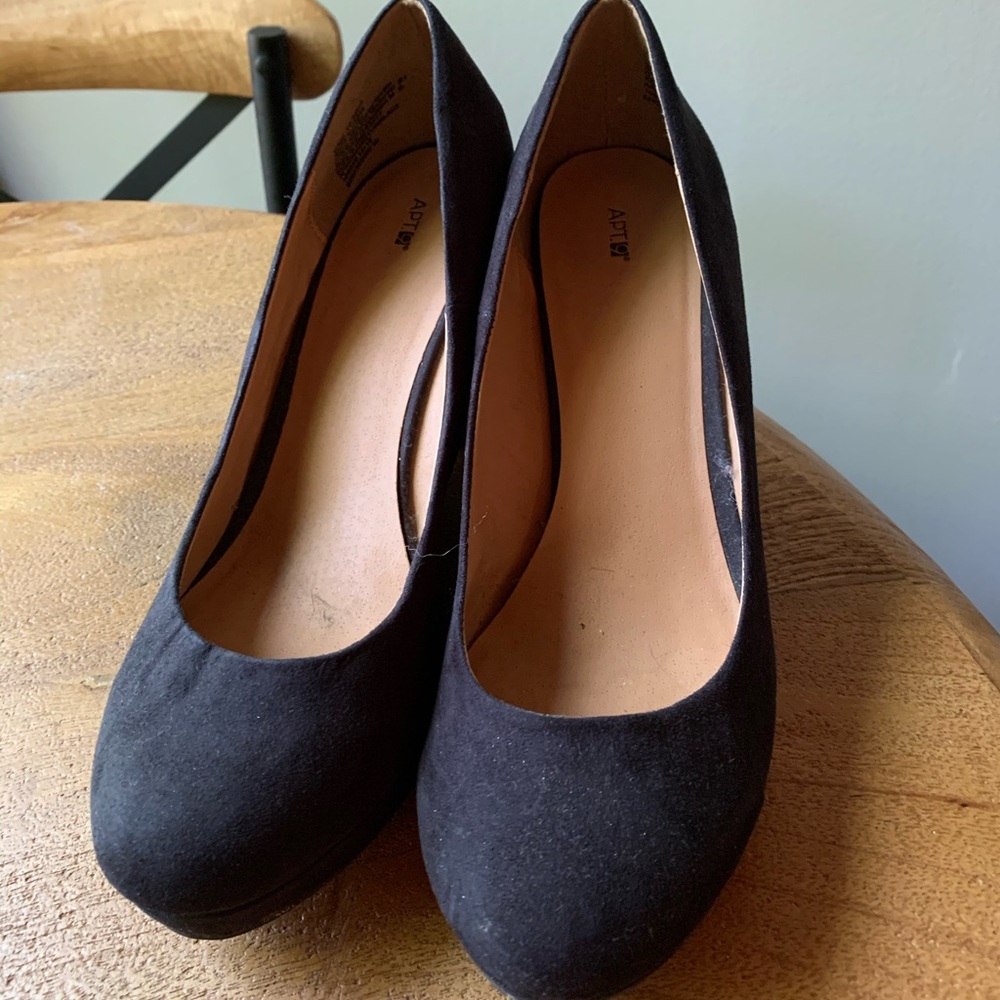 Black Wedges